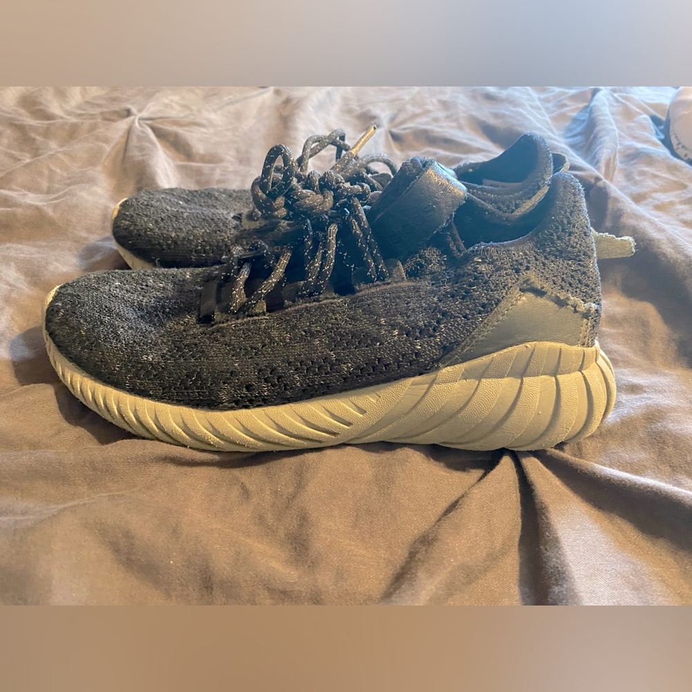 Boy’s size 6 Adidas Tubular